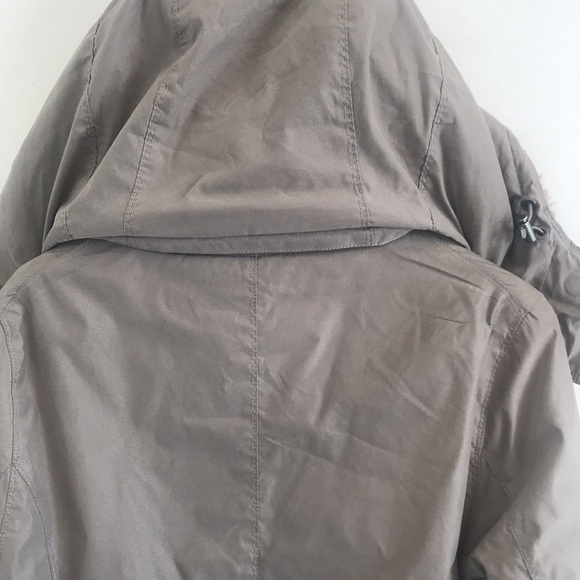 Aritzia Winter coats - Picture 4 of 10